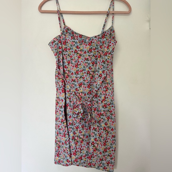 BRANDY MELVILLE FLORAL SUMMER DRESS - Picture 4 of 4